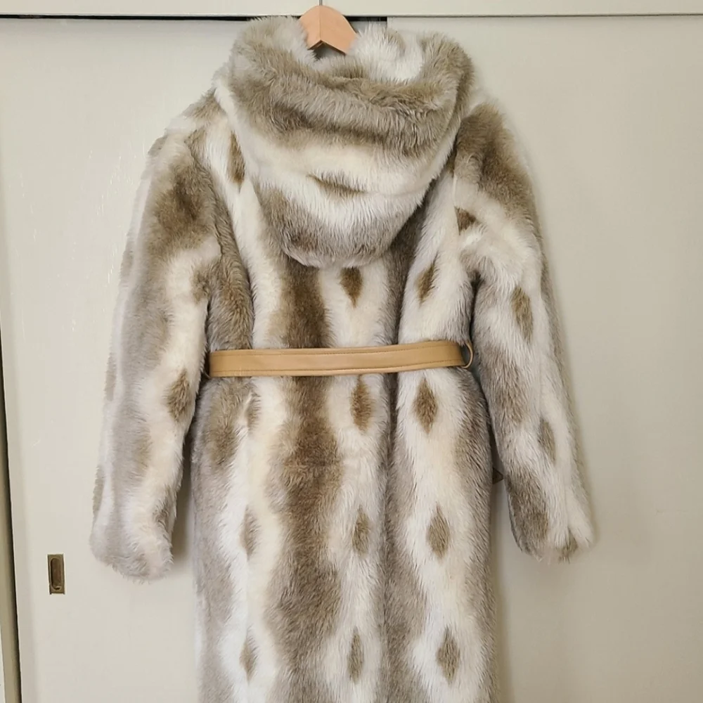 VINTAGE Sears Women's Faux Fur Hooded Coat with Belt - Picture 5 of 10